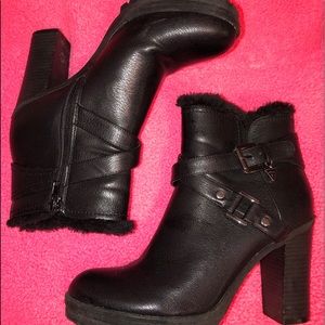 Black Guess Bootie 🖤